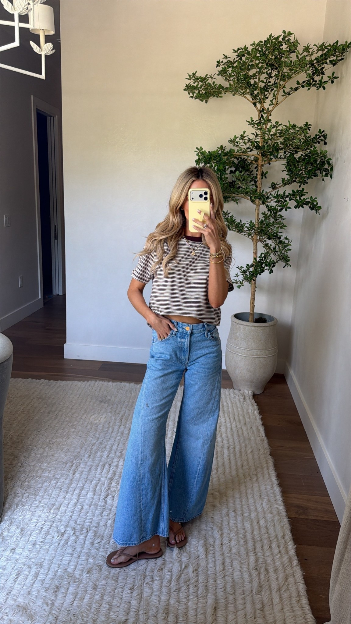 Todays look 🫶 wearing an xs in the tee! 

#LTKgrwm #LTKootd #LTKmomlife