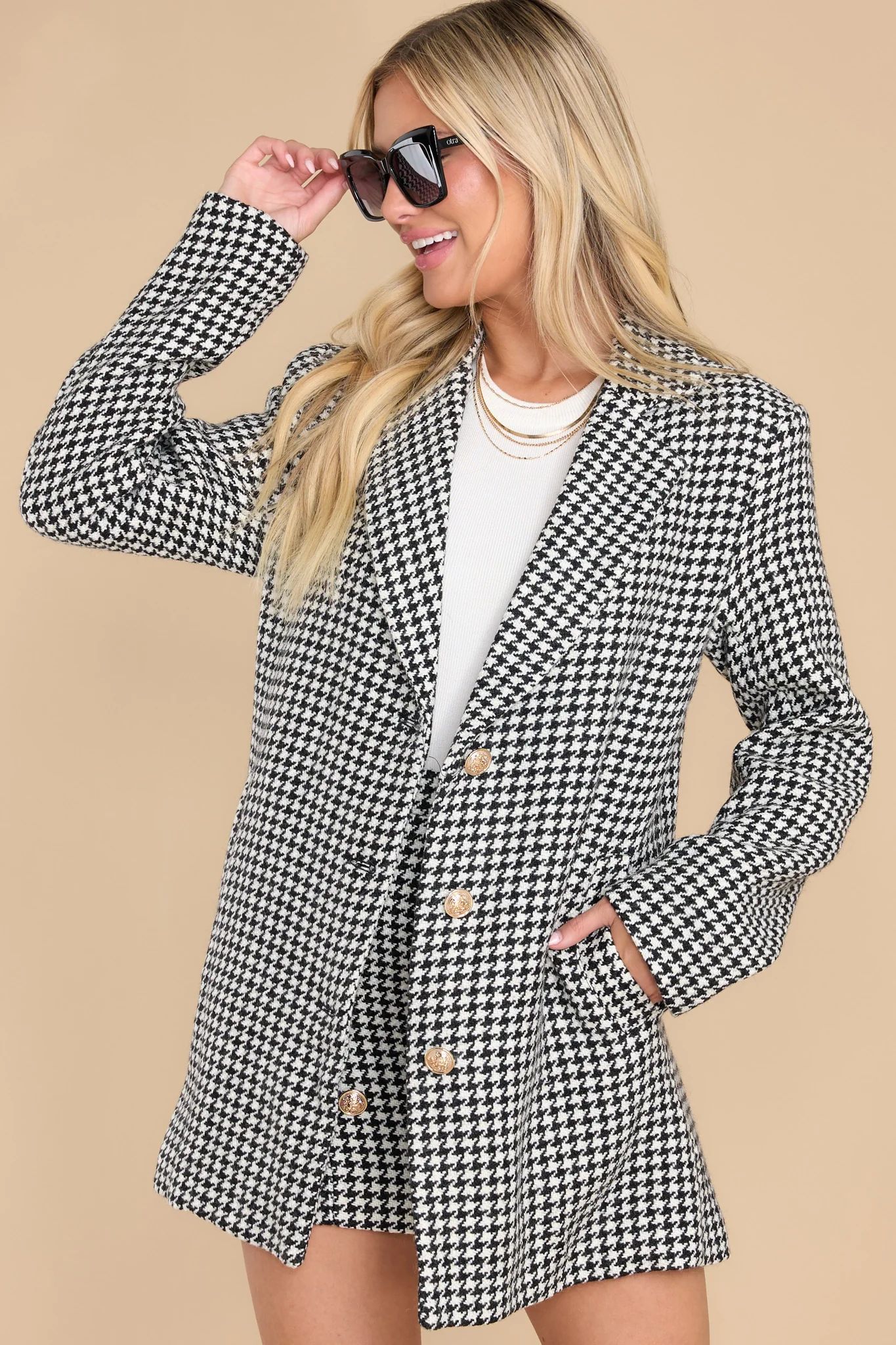 No Bad Angles Black Houndstooth Blazer | Red Dress 