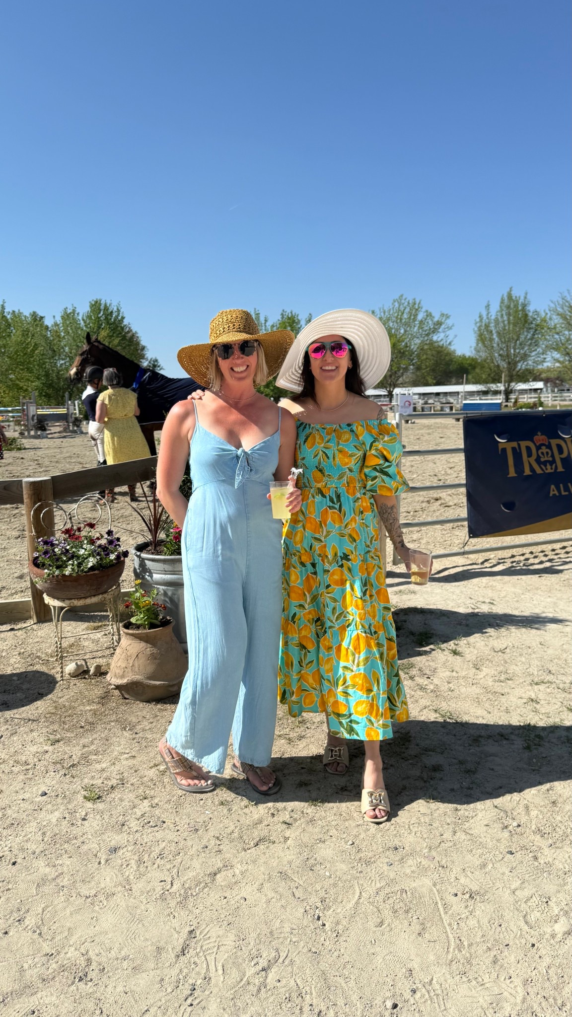 Avara lemon Kentucky derby dress


#LTKSeasonal #LTKStyleTip #LTKFindsUnder100