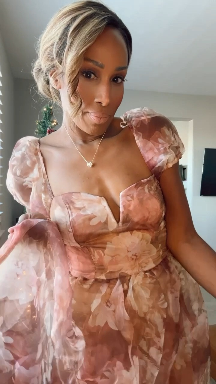 The most stunning dress the material is so good and this floral print is so pretty!#lulusambassador the gold heels are so comfortable and I haven’t taken this necklace off since I put it on✨

🎵 - Emmi - You = Trouble - courtesy of epidemic sound

I try on haul I style inspiration | unboxing | GRWM | date night I trending I style inspo | fashion trends | winter fashion | fashion finds | need I want | haul | outfit inspiration | fashion inspo

#lulus #datenight #datenightlook #grwm #ootd #partydress #ltkfashion #ltkstyletip #partystyle #ltkholidaystyle #ltkstyleinspo #ltkstyle


#LTKstyletip #LTKfindsunder100 #LTKparties