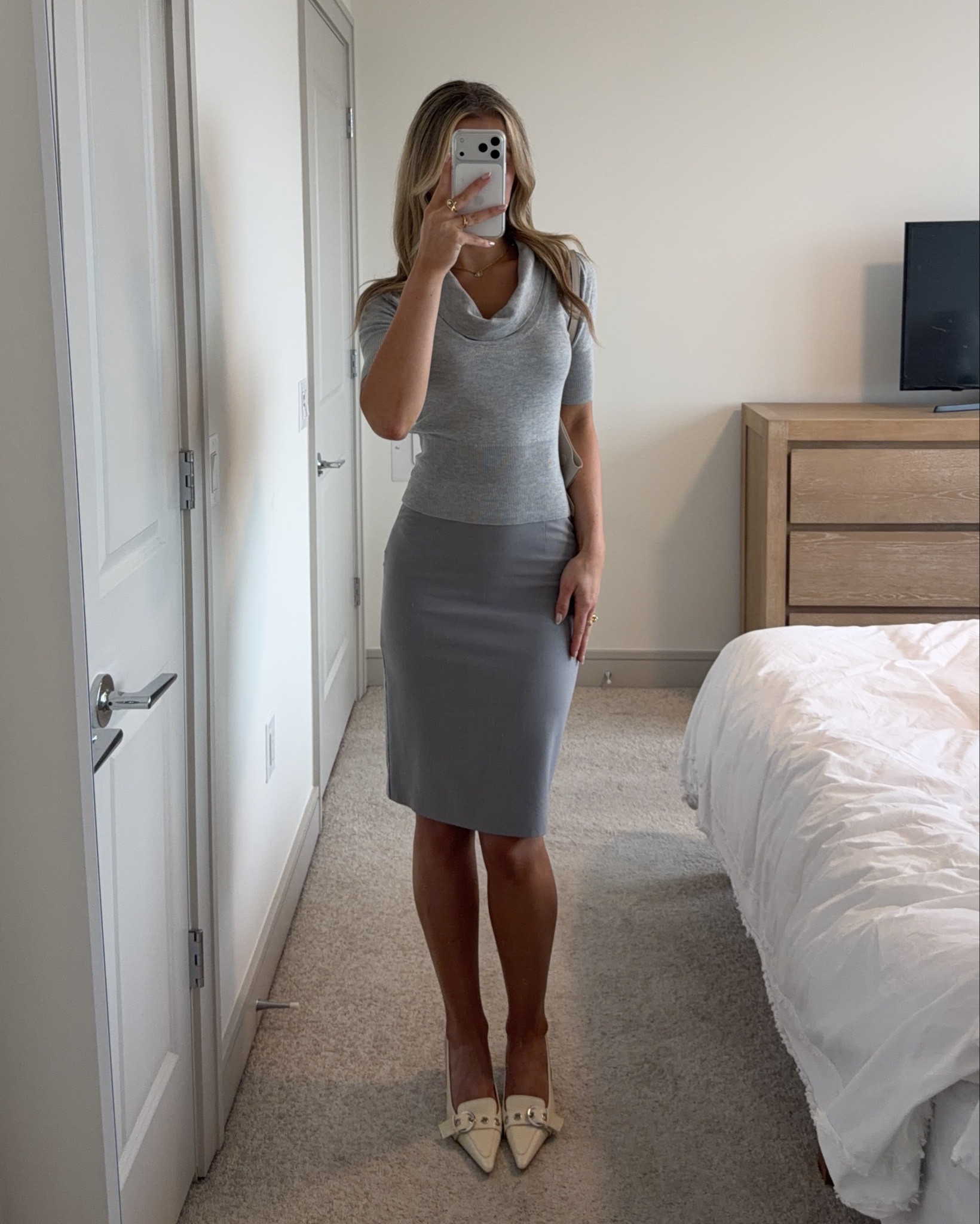 styling one of my moms old pencil skirts 👩🏼‍💼💻 

#LTKootd #LTKWorkwear