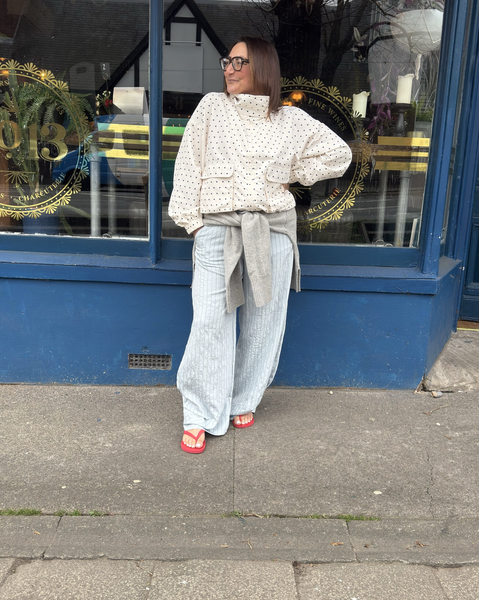 Wind breakers and polka dots

Two trends for spring!

How to style a windbreaker
Polka dot outfit 
Spring fashion trends
Outfit inspo
Red flip flop
Havaianas 
Striped trouser outfit
Bershka
Nobody’s child


#LTKspring #LTKeurope #LTKuk