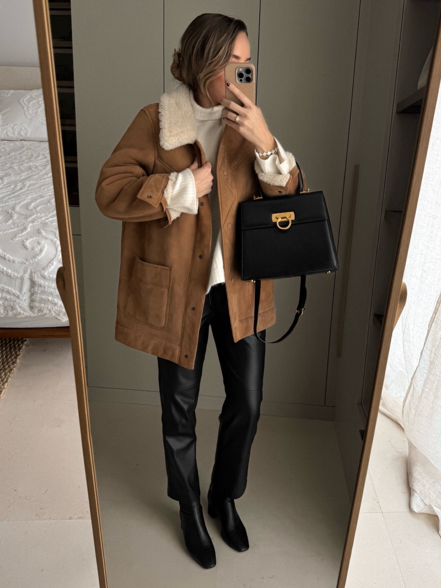 the warmest coat of the season 🐻


#LTKSeasonal #LTKItBag #LTKHoliday