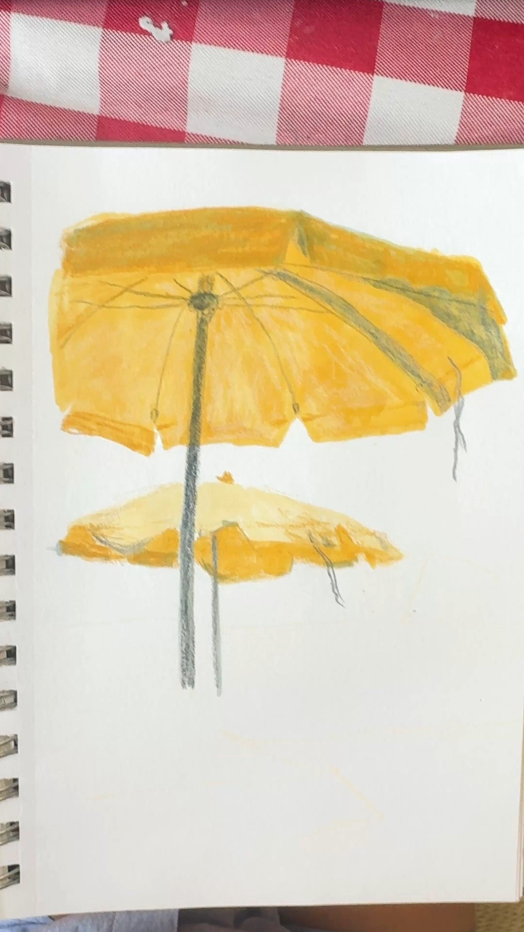 Butter yellow umbrellas in Italy 💛