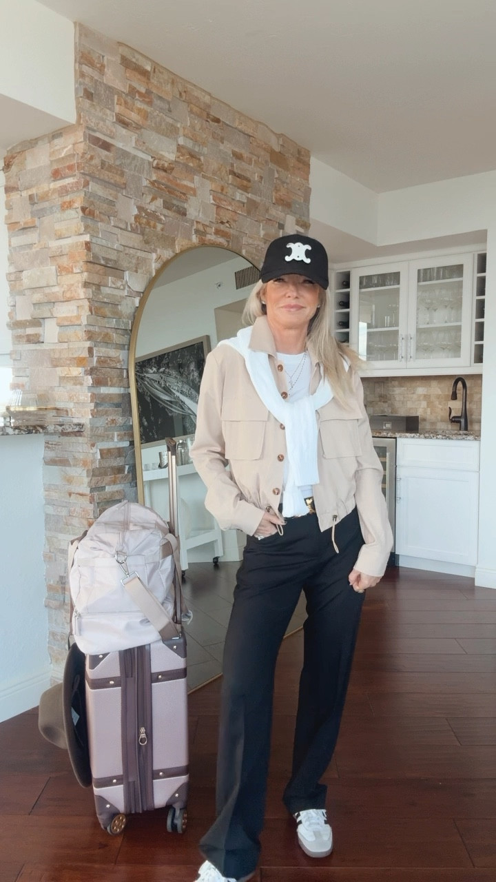 Travel outfitts

#LTKVideo #LTKOver40 #LTKTravel