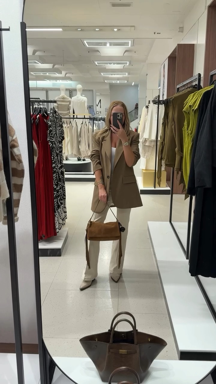 “POV: You came for a latte… but now you’re emotionally attached to this suede masterpiece and planning your whole personality around it.”

Handbag @marksandspencer 

#marksandspencer #suedebag #mymarks #neutraloutfit #suedehandbag #handbag #potd #ootd #outfitinspiration #oldmoneylook #quietluxury #trinityleeds @marksandspencer @trinityleeds @mango @zara @hm #ʜᴍxᴍᴇ #zarawoman #zarablazer #demellier @demellierlondon #cowboyboots #leedsblogger #blondebombshell #autumnfashion #musthavebag #suede #fallfashion #classyoutfit #blondefashion #elegantfashion #timeless #affordablefashion #ugc #leedsfashion
