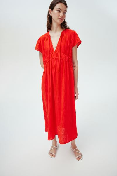 Bright red | H&M (US + CA)