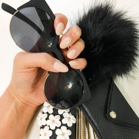 🕶️ In honor of National Sunglasses Day, Quay Australia is sendingfree cases with any full-price order. Get your free case while supplies last!

#LTKstyletip #LTKunder50 #LTKSeasonal