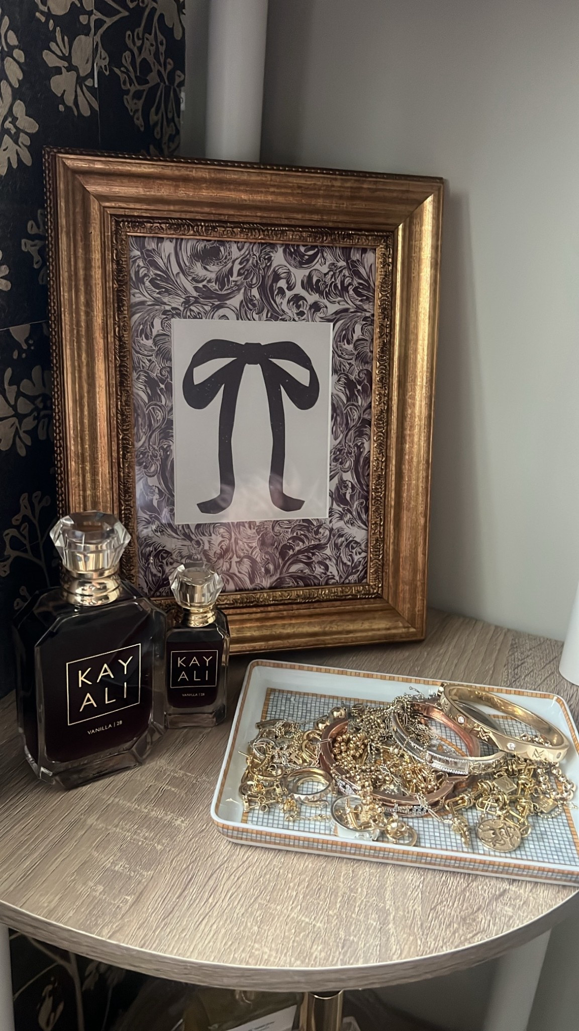 Kayali Vanilla gift set. Currently 20% off. The set costs less than the full size bottle! Use code: SAVEGIFTS Sephora gift idea @sephora #sephorapartner