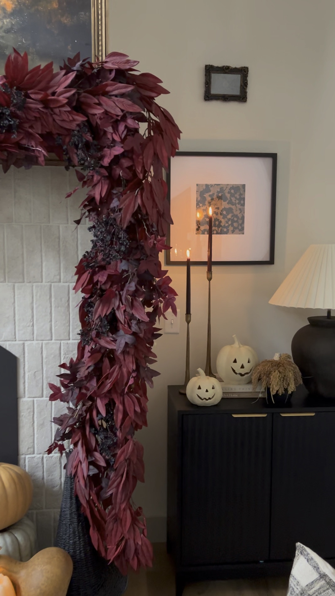 Halloween mantel garland

#LTKHome #LTKHalloween #LTKSeasonal