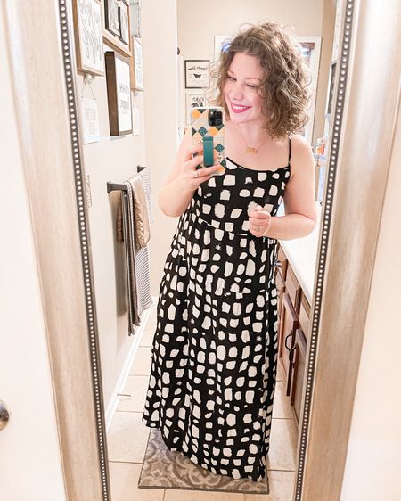 The prettiest black + white sundress for summer!
••••
@wallicases are the BEST. 
-
https://wallicases.com/?rstr=48227 
-
use code: ‘simplysweet’ to SAVE on your order. 😍

#LTKStyleTip #LTKBeauty #LTKSeasonal