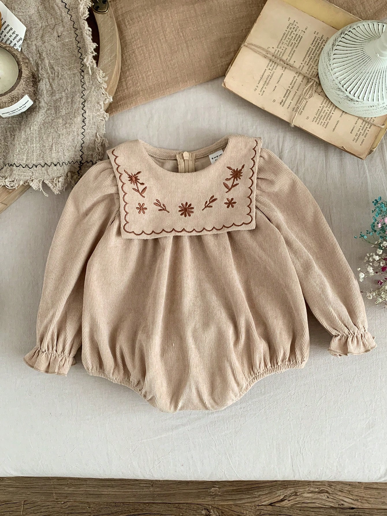 SHEIN Newborn Baby Girl Vintage Corduroy Embroidered Romper With Snap Crotch, Autumn/Winter | SHEIN
