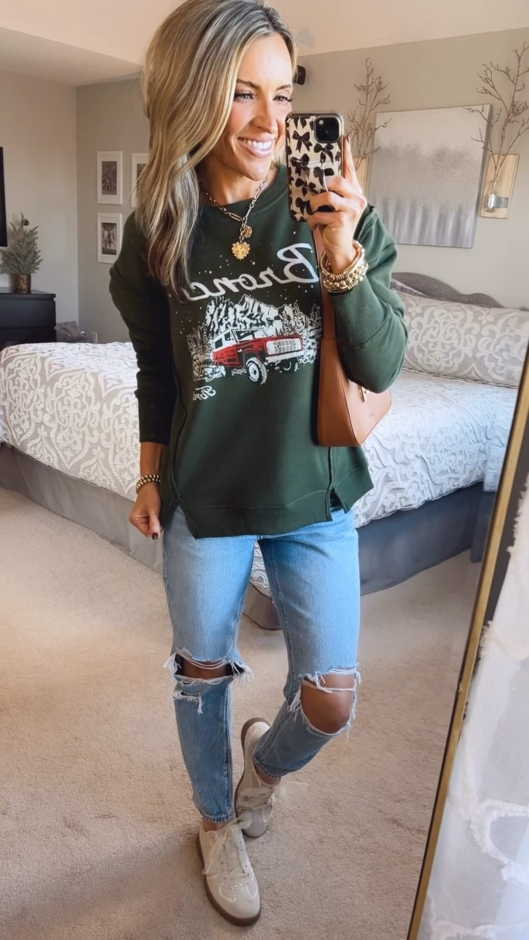 Adorable holiday graphic sweatshirt from Walmart!! 

#LTKHoliday #LTKFindsUnder50 #LTKStyleTip