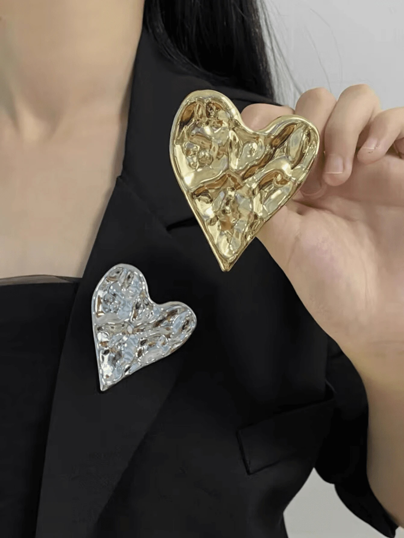 1pc Asymmetrical Ruffle Metal Heart Shaped Brooch, High-End Exquisite Corsage, Unique Boutonniere For Suit, Sweater | SHEIN