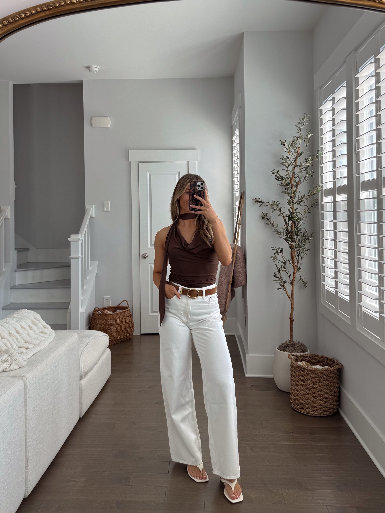 25% off everything Abercrombie + an extra 15% off with code “YPBMORGAN” 

Abercrombie pants
Abercrombie top 