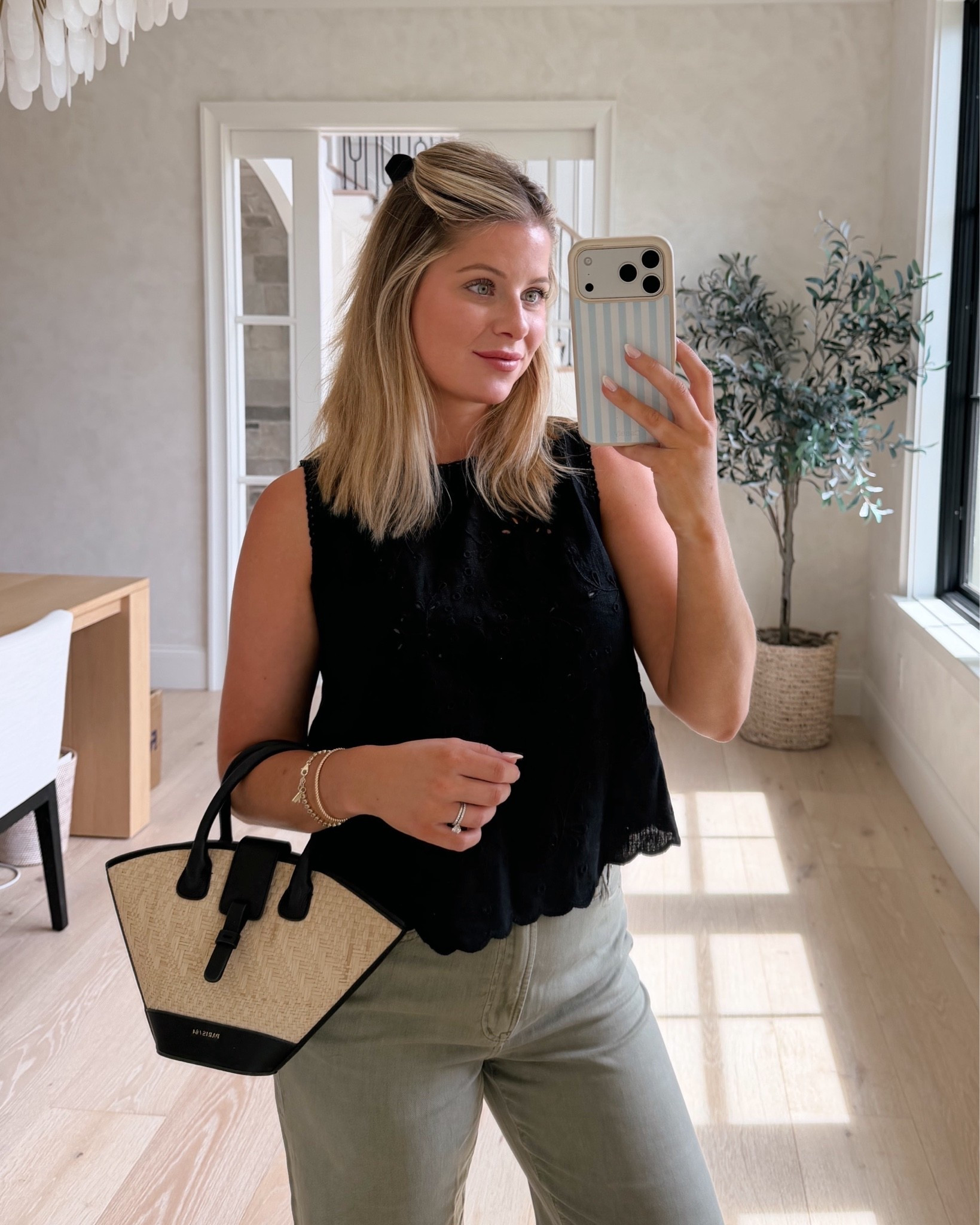This top is one of my favorite summer finds from @abercrombie! Paired it with my favorite crop @Madewell jeans (I also have these in the cream!) and cute new bag I just got. 🤍




ootd, outfit inspo, summer outfits, shorts, summer tops, new arrivals