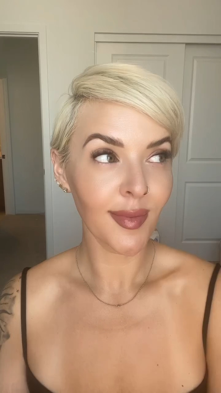 The GOAT of cream and powder blush combos 🤩 @patricktabeauty I’m OBSESSED! I got this beautiful blush @sephora and the shade name is She’s That Girl 💖

#sephora #sephorahaul #newblush #blushfavorites #newmakeup #blush #patrickta #patricktabeauty