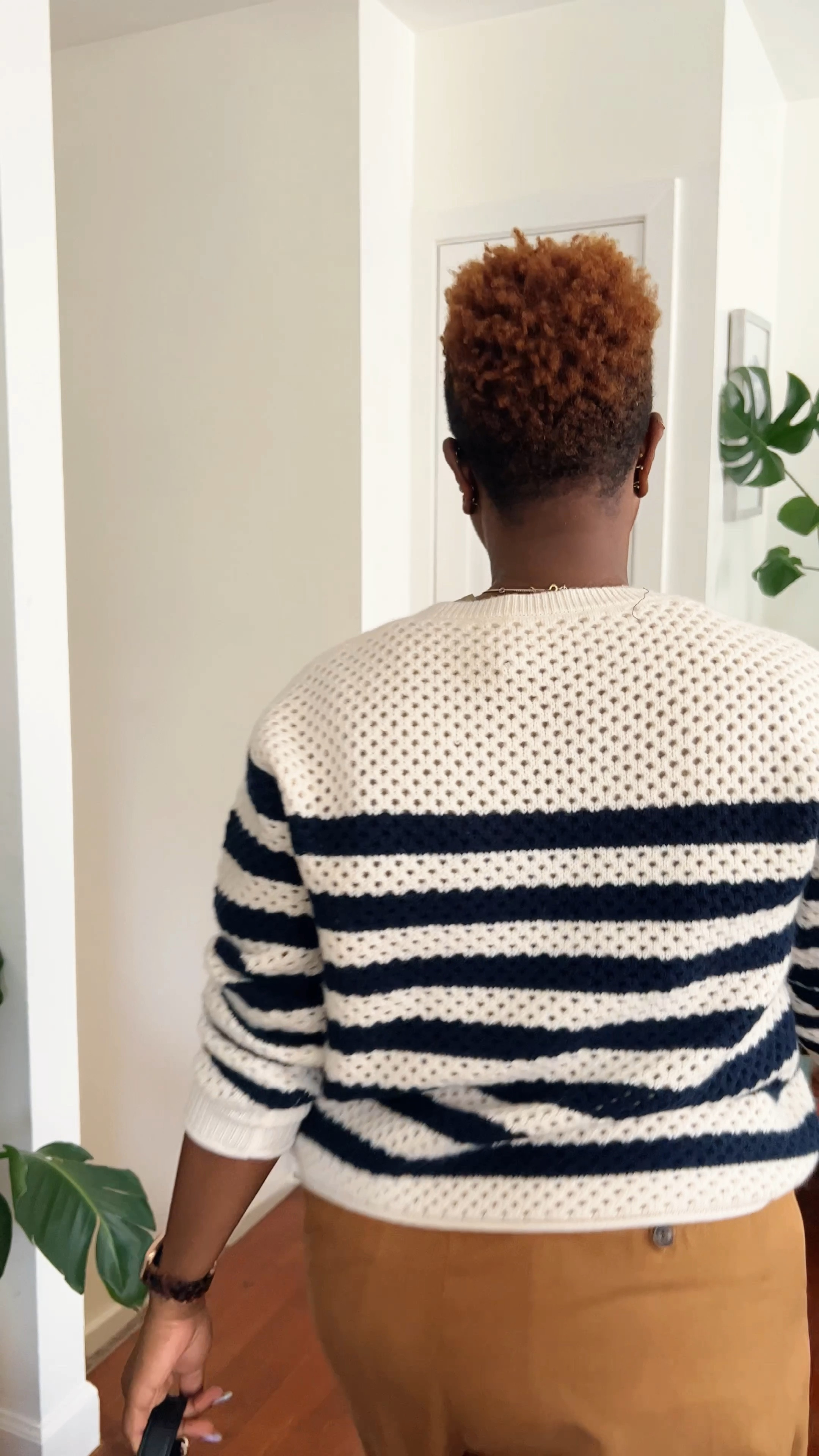 Fall Outif Styling Tip- Add a beautiful and versatile cashmere sweater to your closet for fall. Wear it the traditional way or thrown over your shoulders with a white t-shirt for a classic and chic look. 
You can’t go wrong with cashmere !

#LTKSale #falloutfits

#LTKstyletip #LTKworkwear