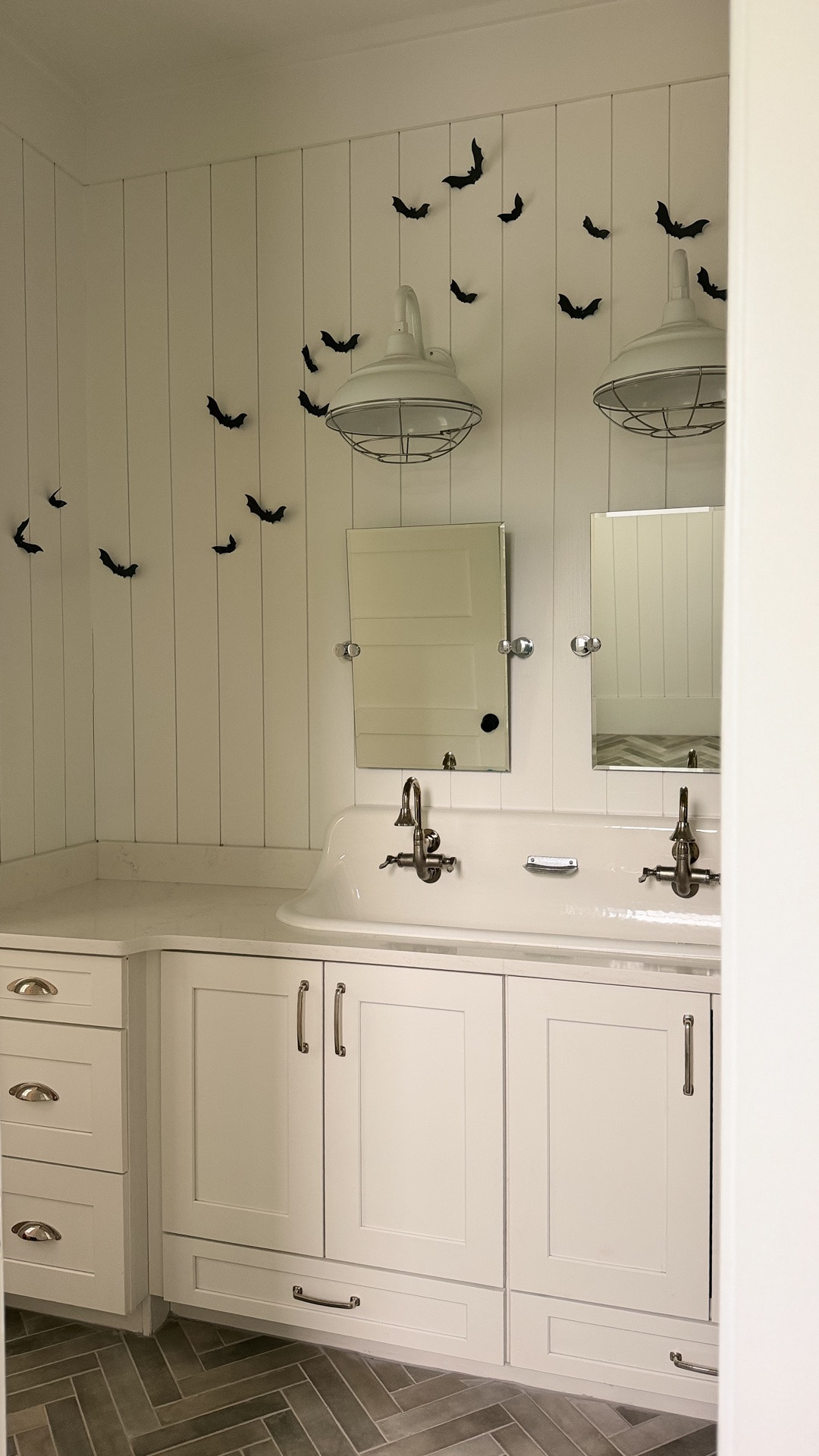 Going batty over these 🦇 They’re metal + hang just about anywhere with mini Command hooks!

Halloween decorating, Halloween decor, decoration, fall, bathroom, living room, bat, pumpkin, spooky, creepy

#LTKSeasonal #LTKHome #LTKU