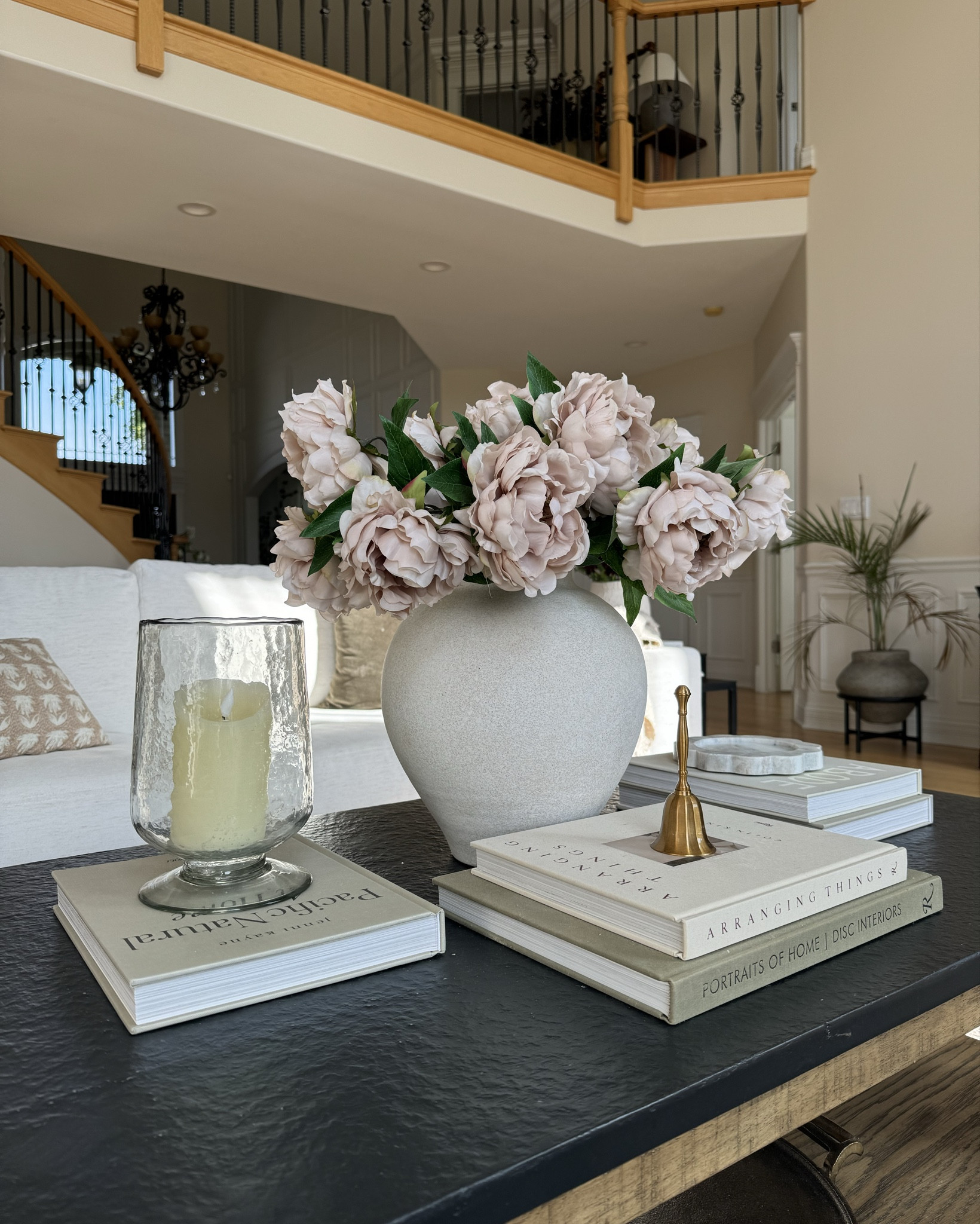 Coffee table styling inspo 

#LTKHome #LTKSeasonal #LTKSaleAlert