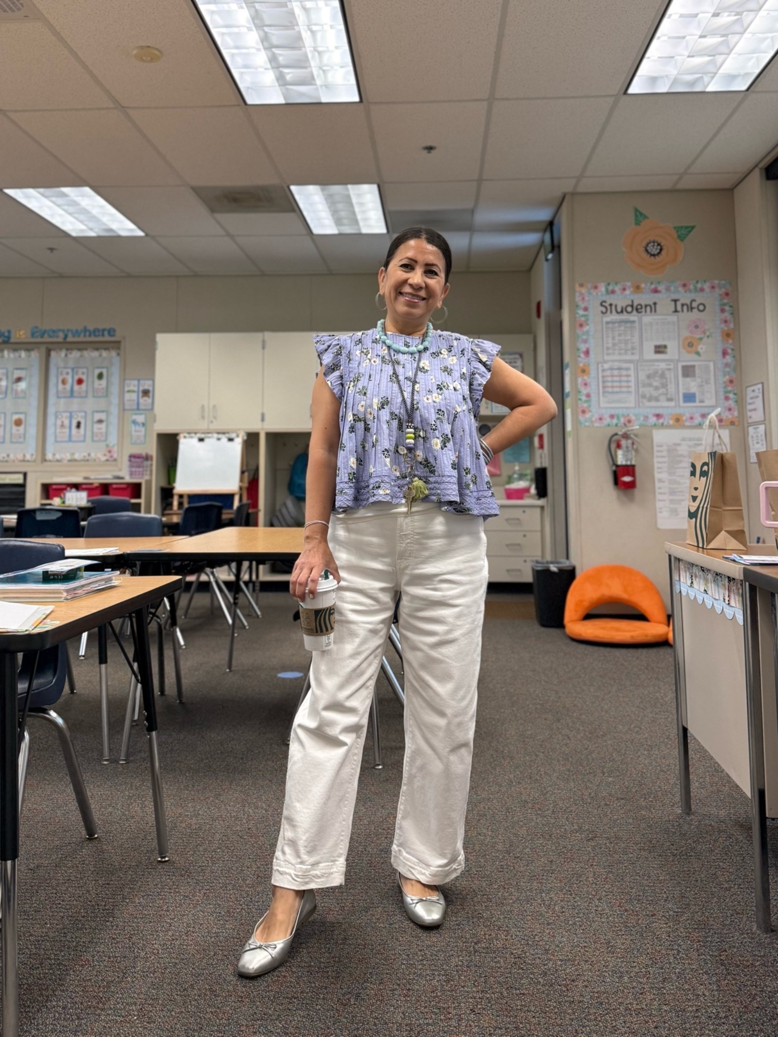 Last day of school teacher outfit ✏️


🍃 wearing a M in the top



Anthropologie swing top | perfect for petite gals | petite Madewell jeans | white jeans | similar jeans linked | favorite teacher lanyard | Etsy shop | woman owned | metallic silver flats | BuDhaGirl bangles | silver pave hoops | beaded necklace | teacher outfit idea | teacher style | teacher fashion | petite style | petite outfit idea

#LTKgrwm #LTKootd #LTKPetite