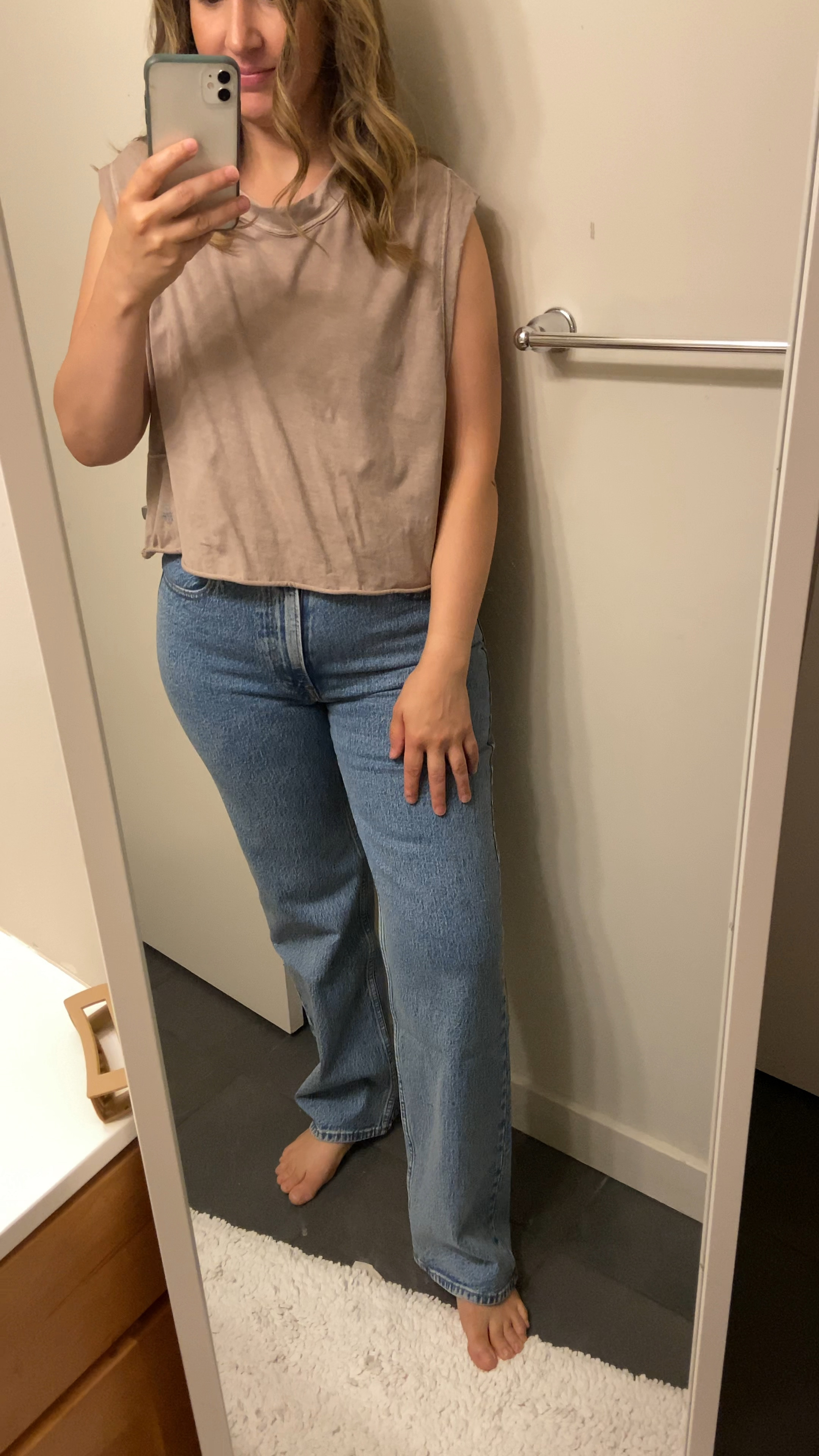 Abercrombie denim sale 20%, ultra high relax 90s, medium marble, size 30

#LTKmidsize #LTKsalealert #LTKFind