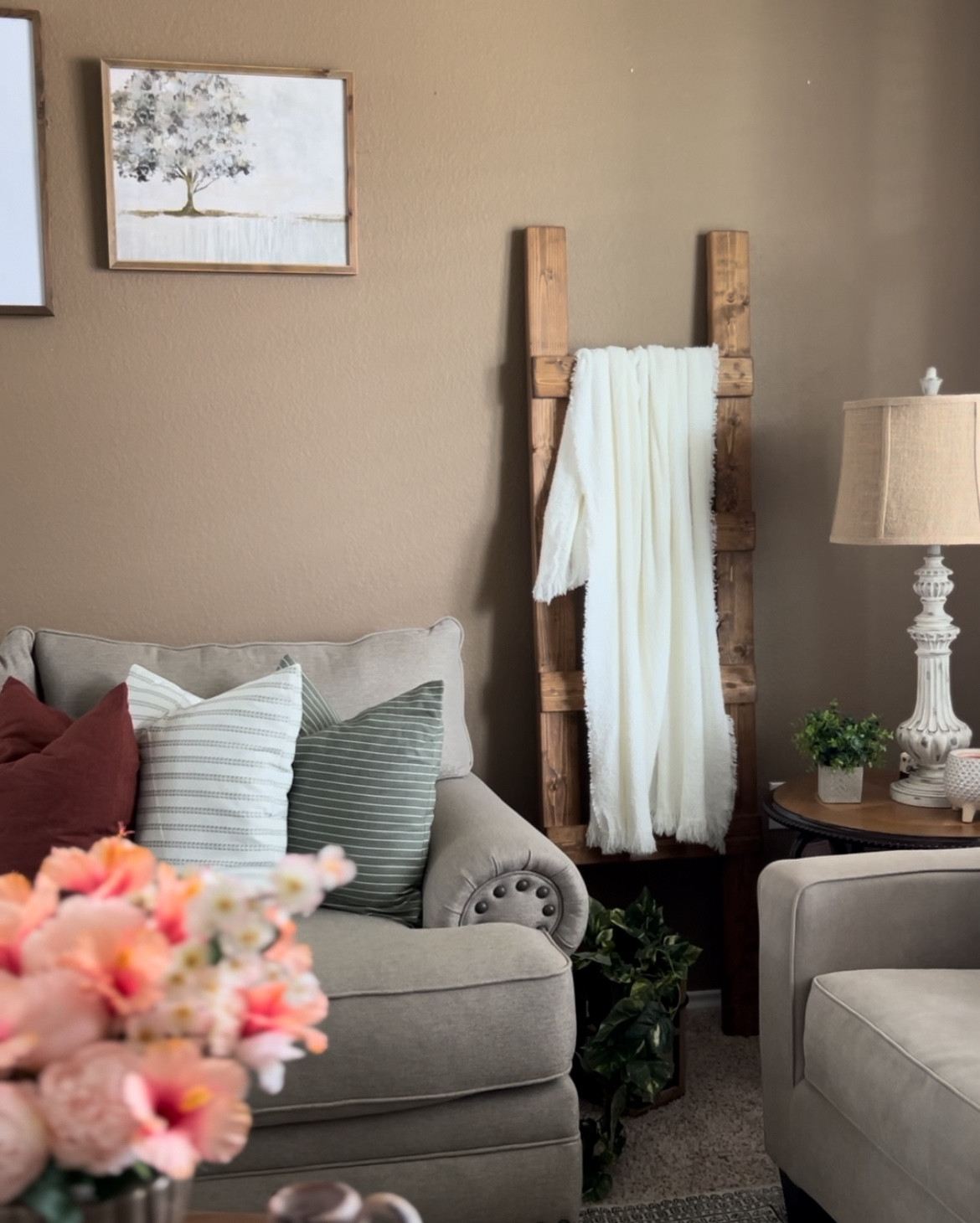 That extra layer of decor, coziness, and warmth throws add is 👌. Plush texture & fringe ends 😍

#LTKhome