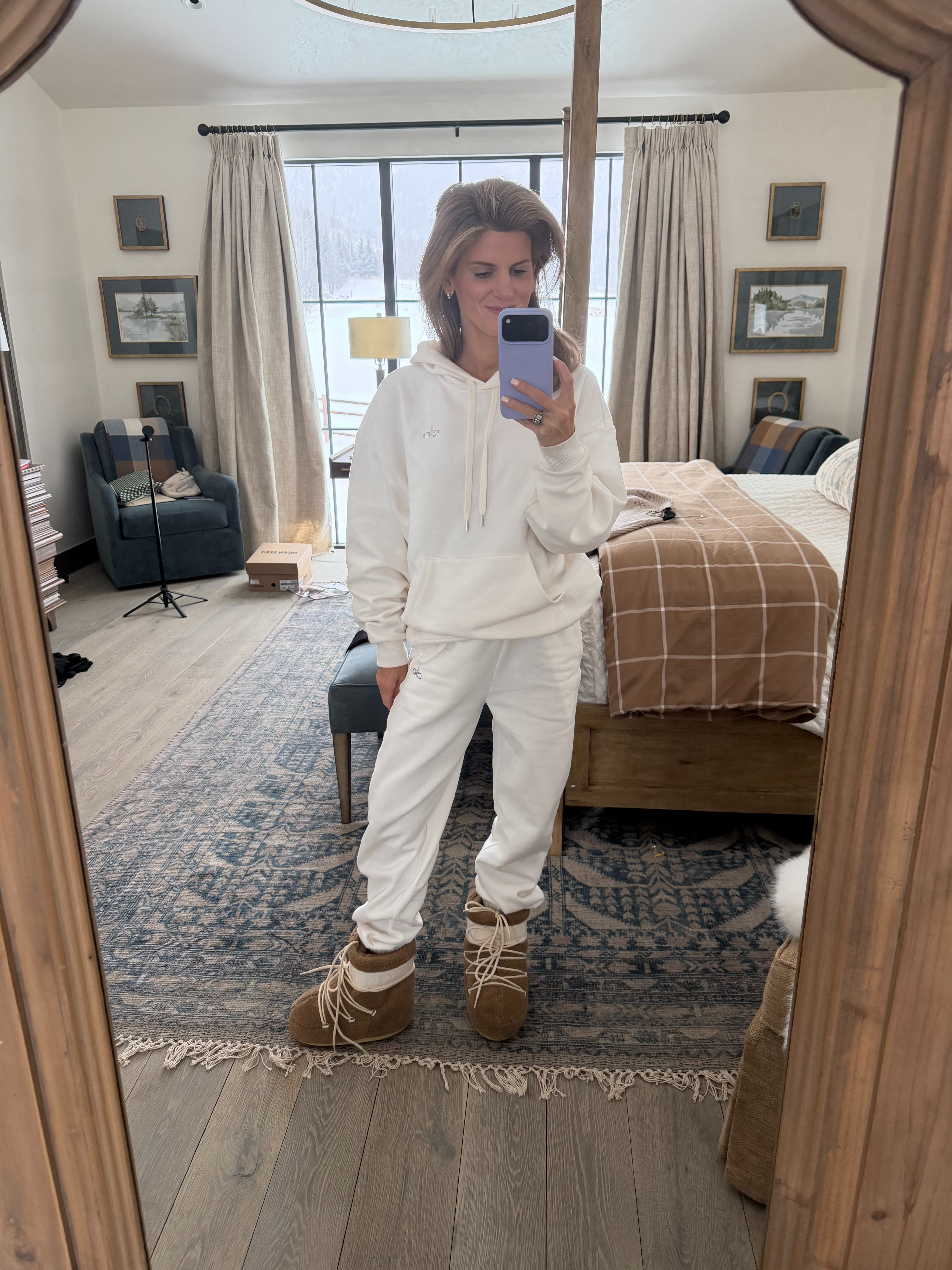 Alo Ivory Jogger Set! 

 