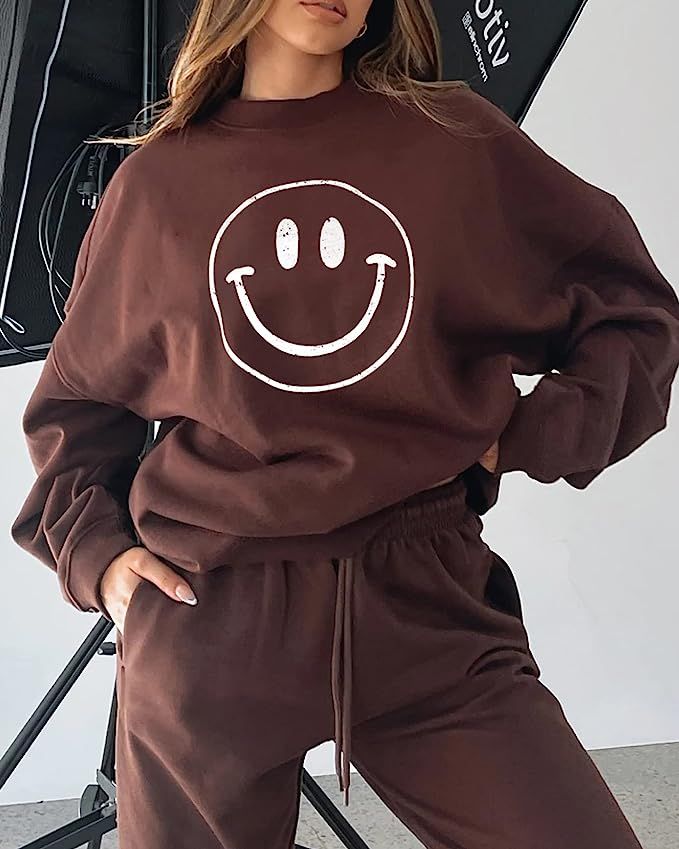 Cioatin Women’s Oversize Fleece Smiley Face Graphic Sweatshirt Crewneck Drop Shoulder Loose Fit... | Amazon (US)