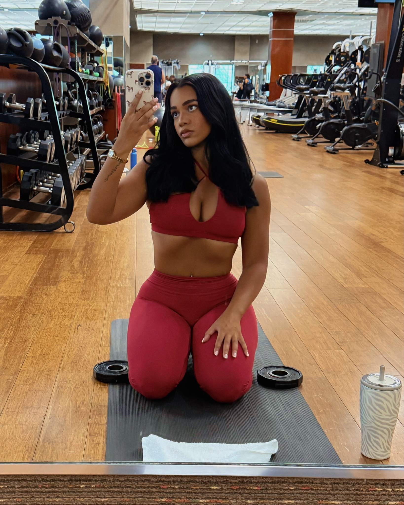 Sexy red workout outfit 🌹🌹

#LTKFindsUnder100 #LTKActive #LTKStyleTip