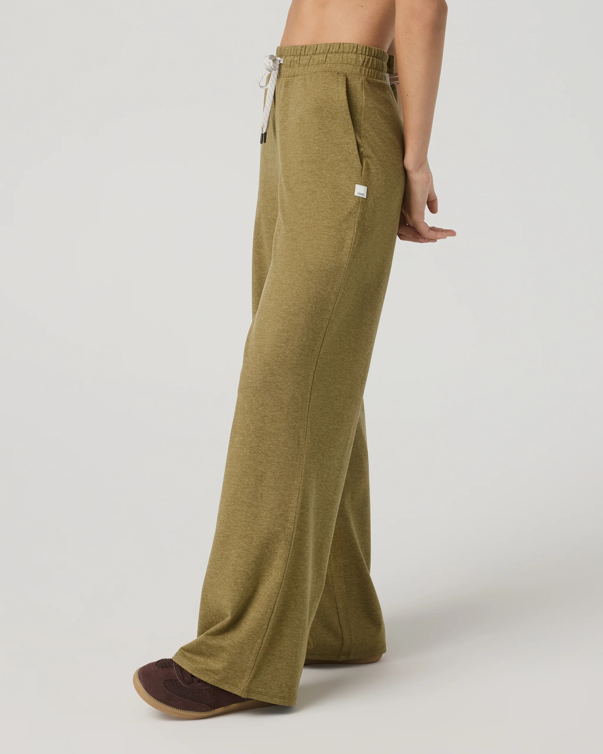 Halo Essential Wideleg Pant | Vuori Clothing (US & Canada)