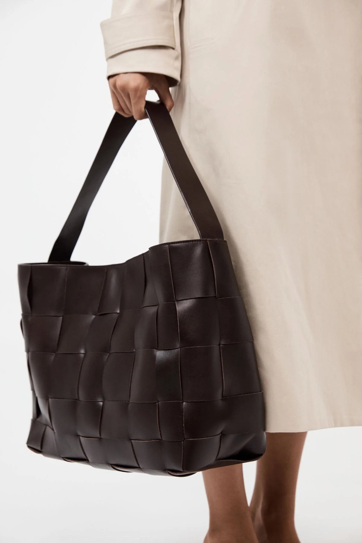 PRE-ORDER: Woven Large Tote - Chocolate | St. Agni (US, UK, EU)