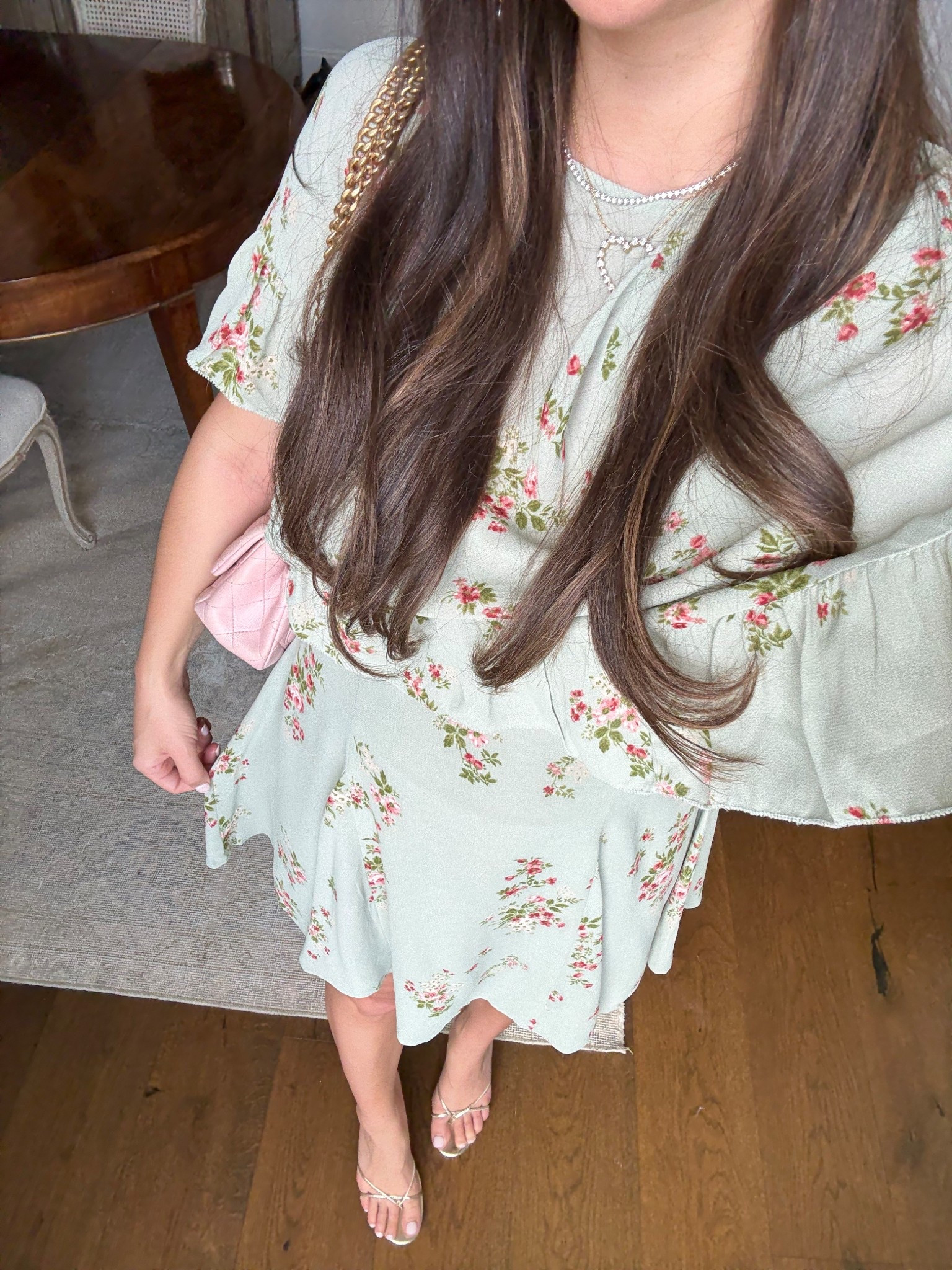 Baby shower ootd💞🌷

Size 2, shawl is detachable 