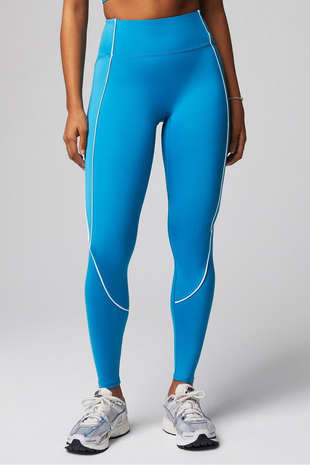 Anywhere Motion365+ High-Waisted Piped Legging | Fabletics