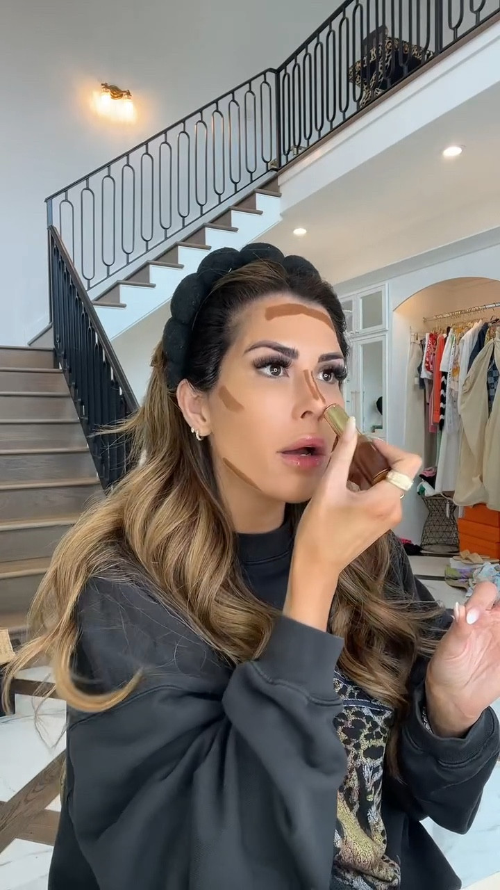 Bronzer stick in chocalate caramel & bronzer powder is shade 110! 

#LTKSeasonal #LTKFindsUnder50 #LTKBeauty