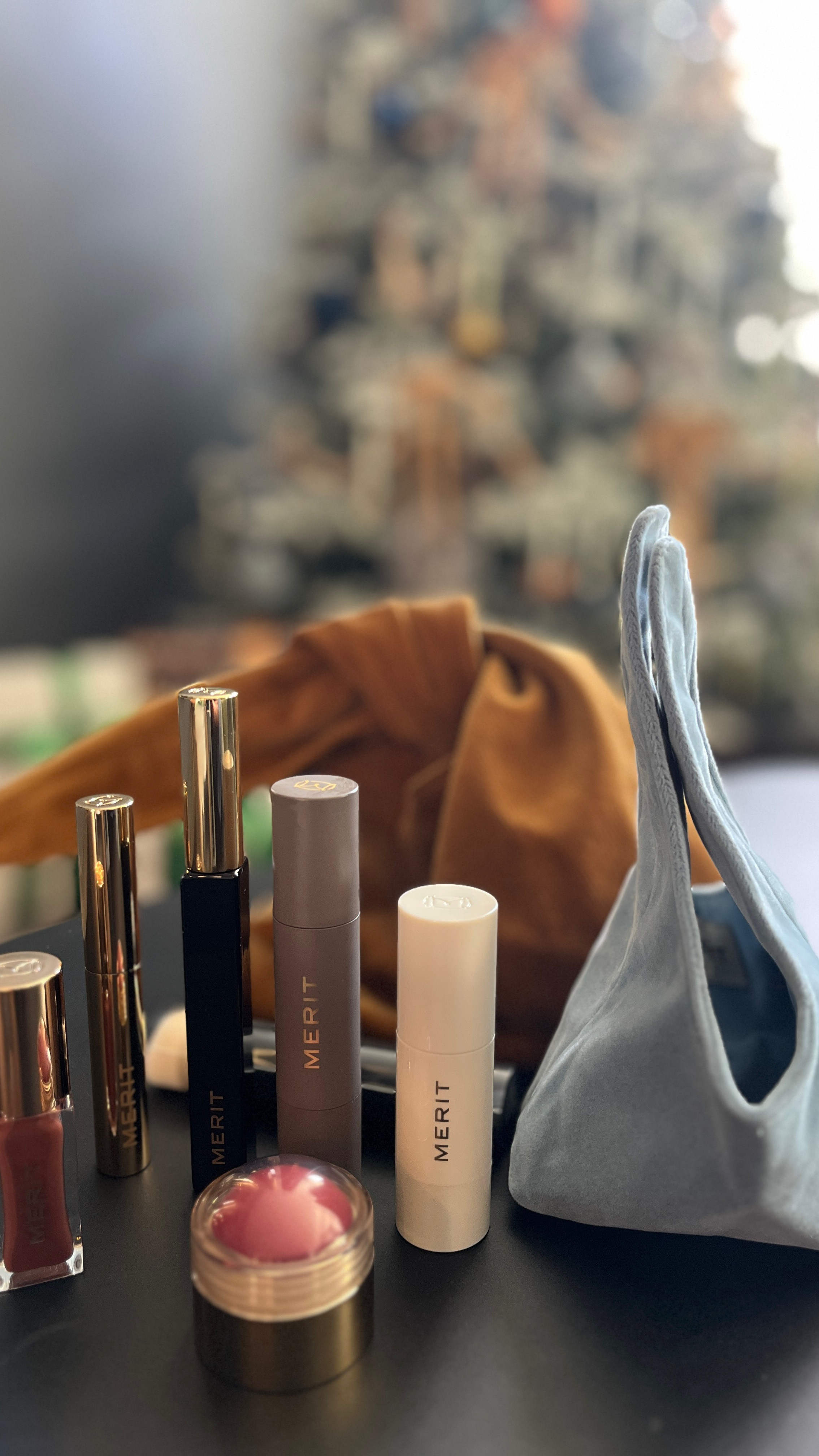 Ready to elevate your makeup game? 🌟 Sharing my favorite beginner-friendly makeup finds that are easy to use and perfect for creating everyday looks! Think lightweight foundations, foolproof blushes, and versatile palettes that work for everyone. Whether you’re just starting out or keeping it simple, these clean beauty picks have you covered. Click to shop these beauty must-haves! 💄✨

Beginner Makeup | Makeup Essentials | Easy Makeup Looks |  Clean Beauty