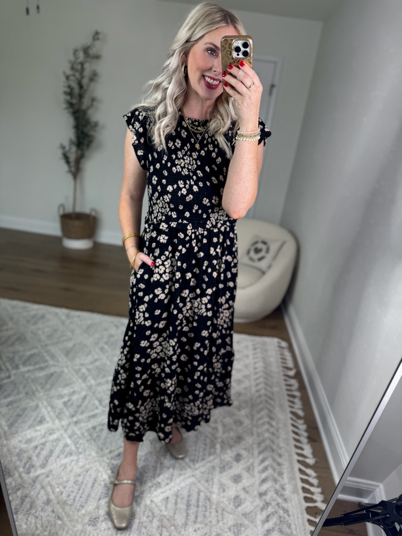 Weekend Walmart Wins try on 
Floral midi dress- medium
Mary Jane flats- tts 

#walmartpartner #walmartfashion @walmartfashion

#LTKSeasonal #LTKFindsUnder50 #LTKWorkwear