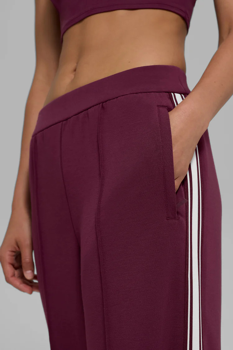 Track Star Wide Leg Pant (Regular) | Alo Yoga (US)
