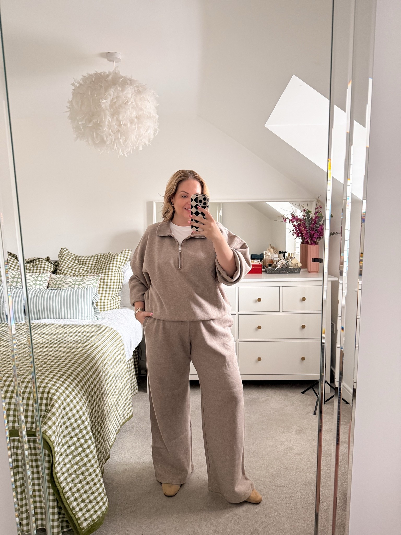 I’m wearing a size XL in the jumper and L in the bottoms

#LTKsale #LTKautumn #LTKmidsize