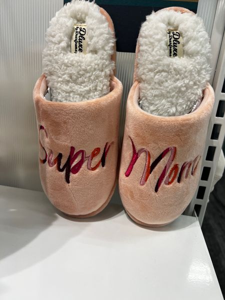 $20 slipper find! Perfect gift for any mom! 

#LTKSeasonal #LTKfindsunder50 #LTKhome