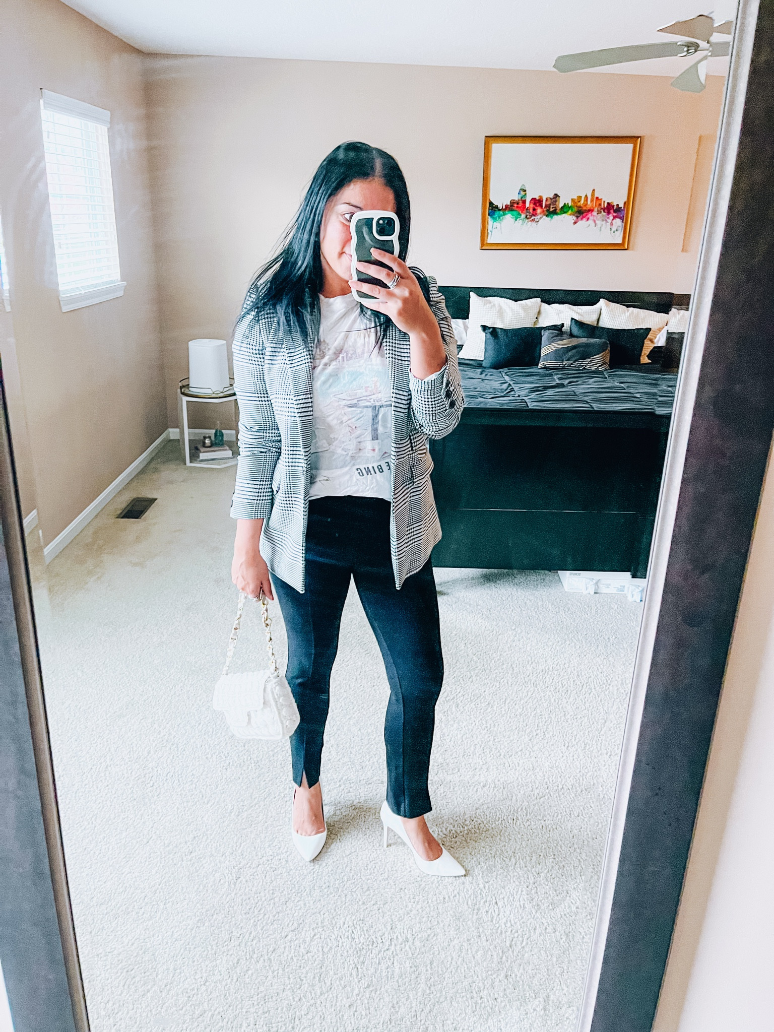 Houndstooth blazer
Split hem pants 
Anine bing tee
Sam Edelman heels
Business casual 


#LTKItBag #LTKShoeCrush #LTKWorkwear