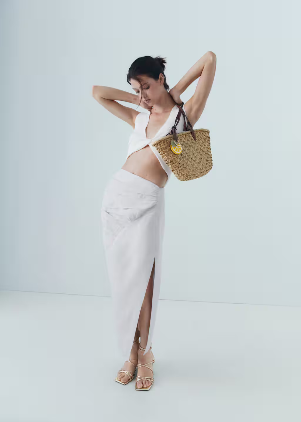 Natural fiber carrycot | MANGO (US)