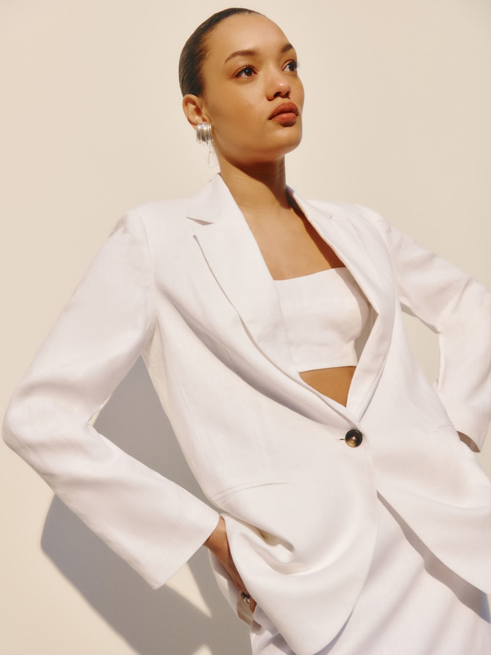 The Classic Relaxed Linen Blazer | Reformation (Global)