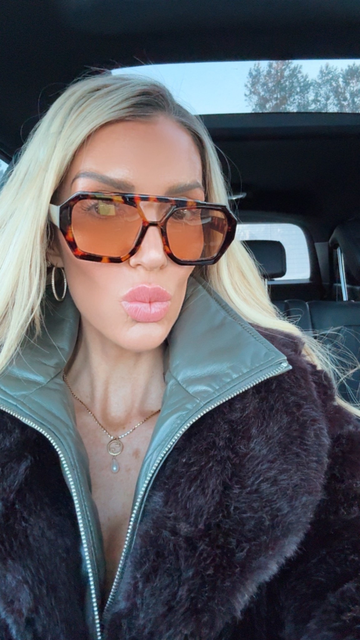 Car pool drop off look 💕

#LTKmomlife #LTKdayinmylife #LTKootd