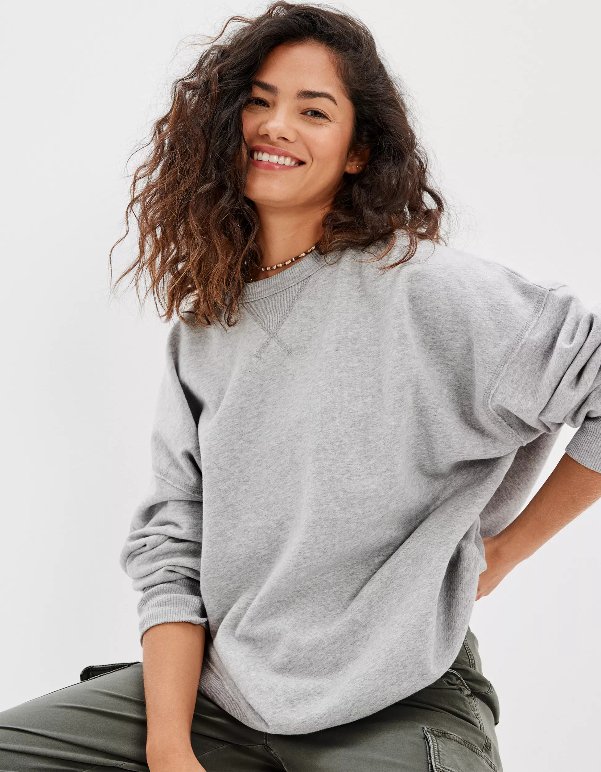 AE Oversized Hangout Crew Neck Sweatshirt | American Eagle Outfitters (US & CA)