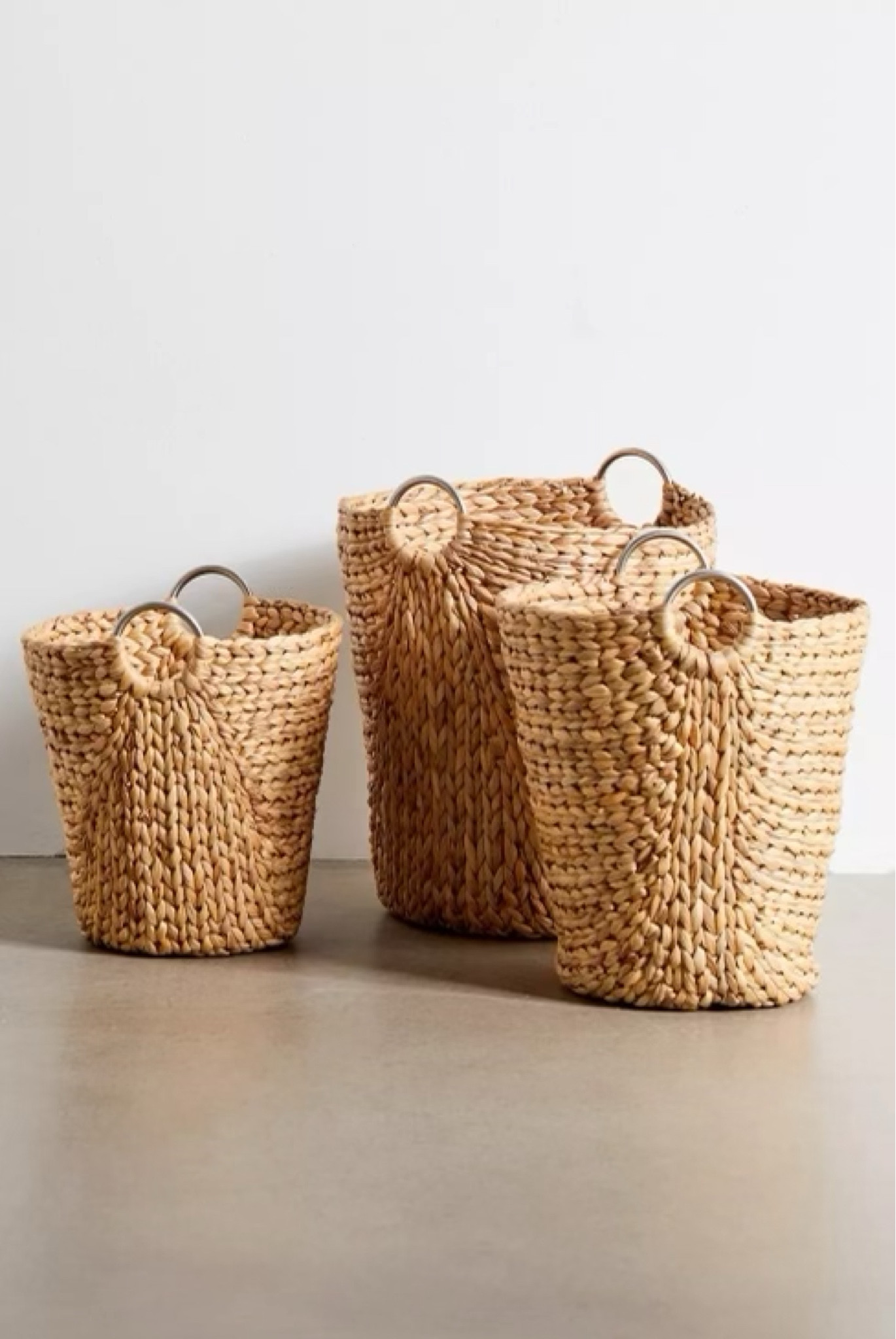 Set of 3 wicker baskets are currently 25% off for the Fall LTK Sale! Under $100 for all 3!

Baskets, storage, organization, sales, urban outfitters, home decor, brown baskets

#LTKhome #LTKSale #LTKunder100