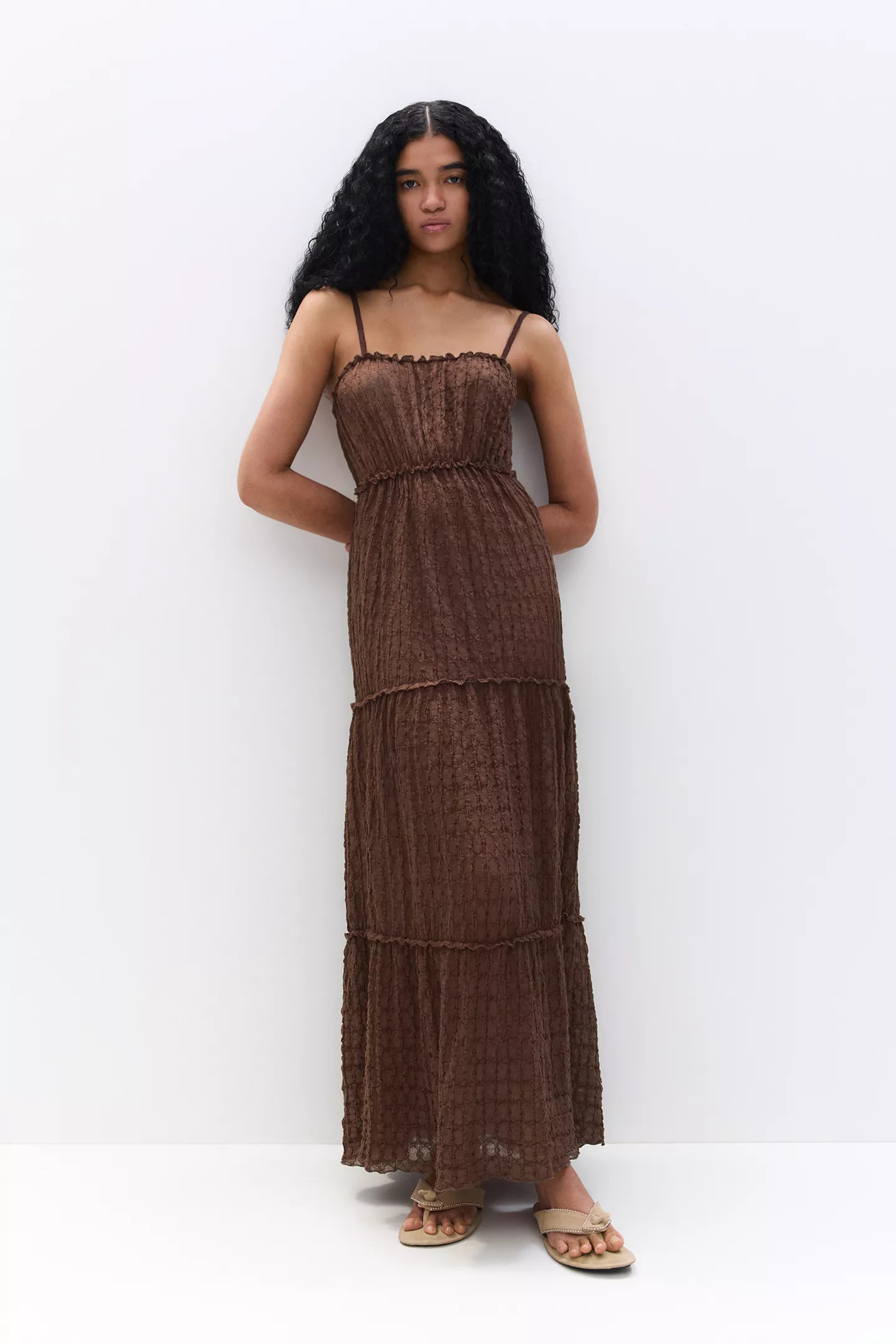 Midikleid mit Paneelen | PULL and BEAR DE