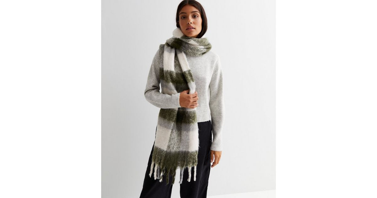 Green Check Brushed Tassel Scarf | New Look | New Look (UK)