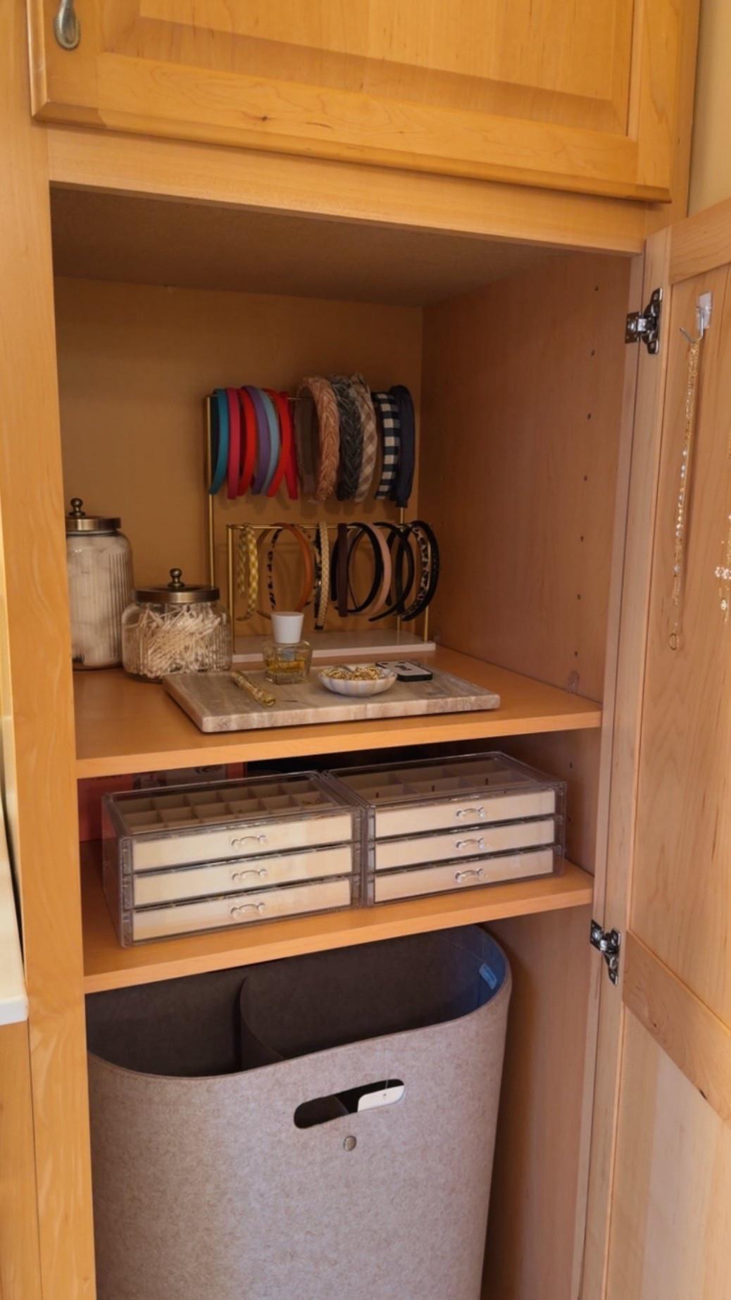 Bathroom/vanity organization! These little jewelry holders are awesome! You can customize the size of the dividers & compartments!
Rubber feet so they won’t slide around in use.

#LTKHome #LTKmomlife #LTKdayinmylife