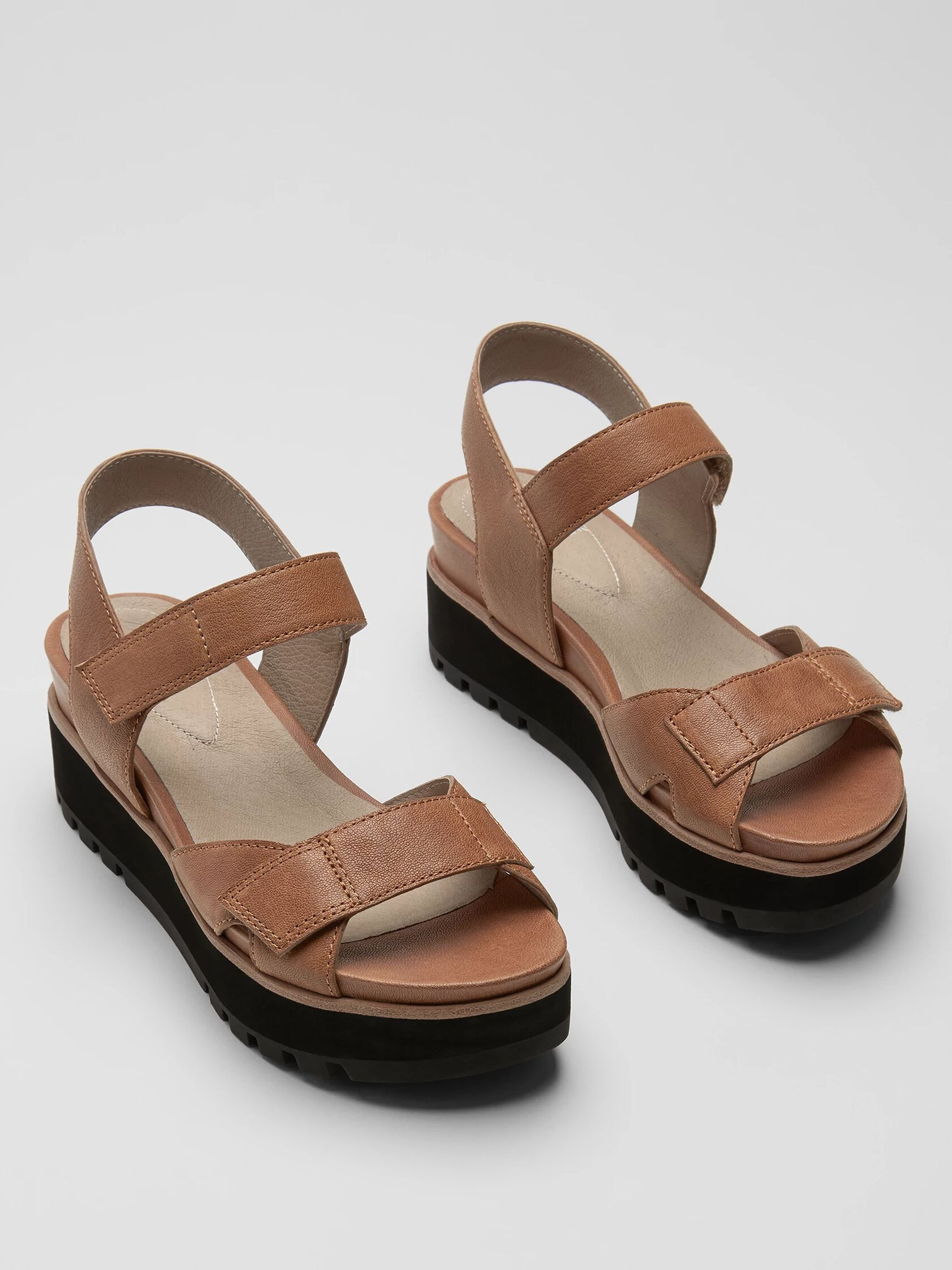 Calo Tumbled Leather Wedge Sandal | Eileen Fisher